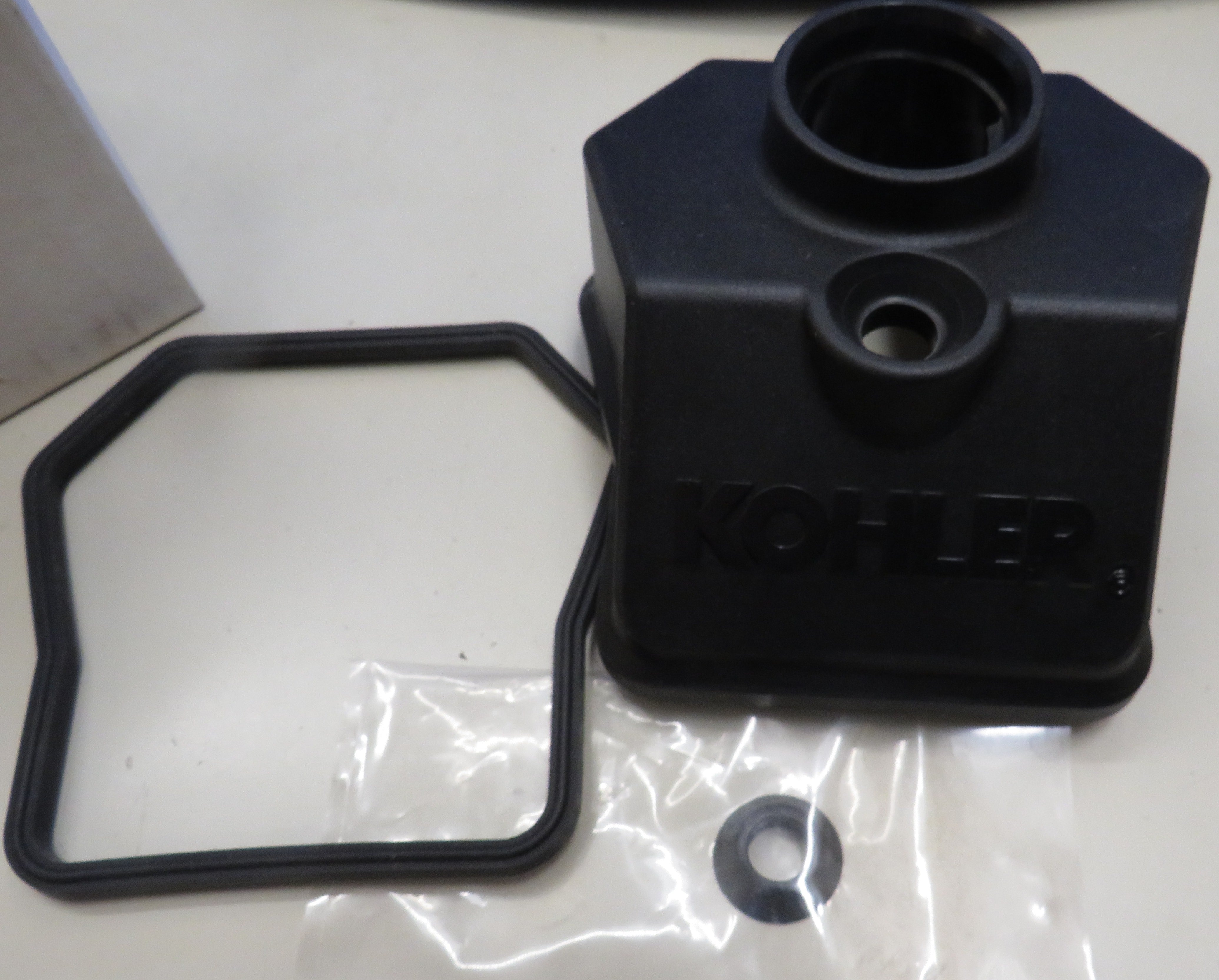 62 096 27-S Kohler Rehlko Valve Cover Kit 12/3/2025 THIS PART IS IN STOCK 12/3/2025