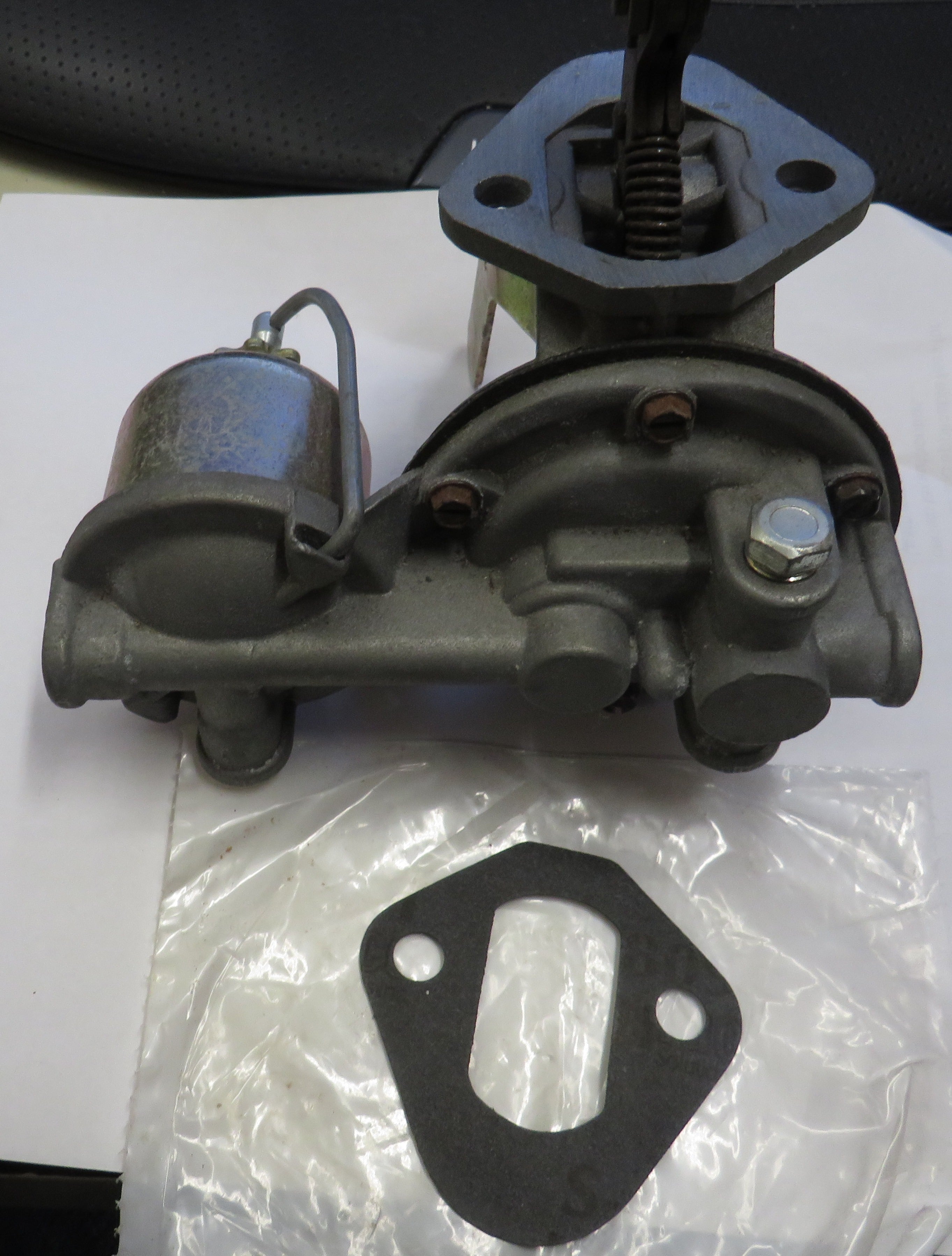 Onan 149-1703 Fuel Pump Kit Includes 149-1038 Fuel Pump, 149-0792 (1) gasket OBSOLETE 9/21/2026 THIS PART IS IN STOCK 9/21/2026