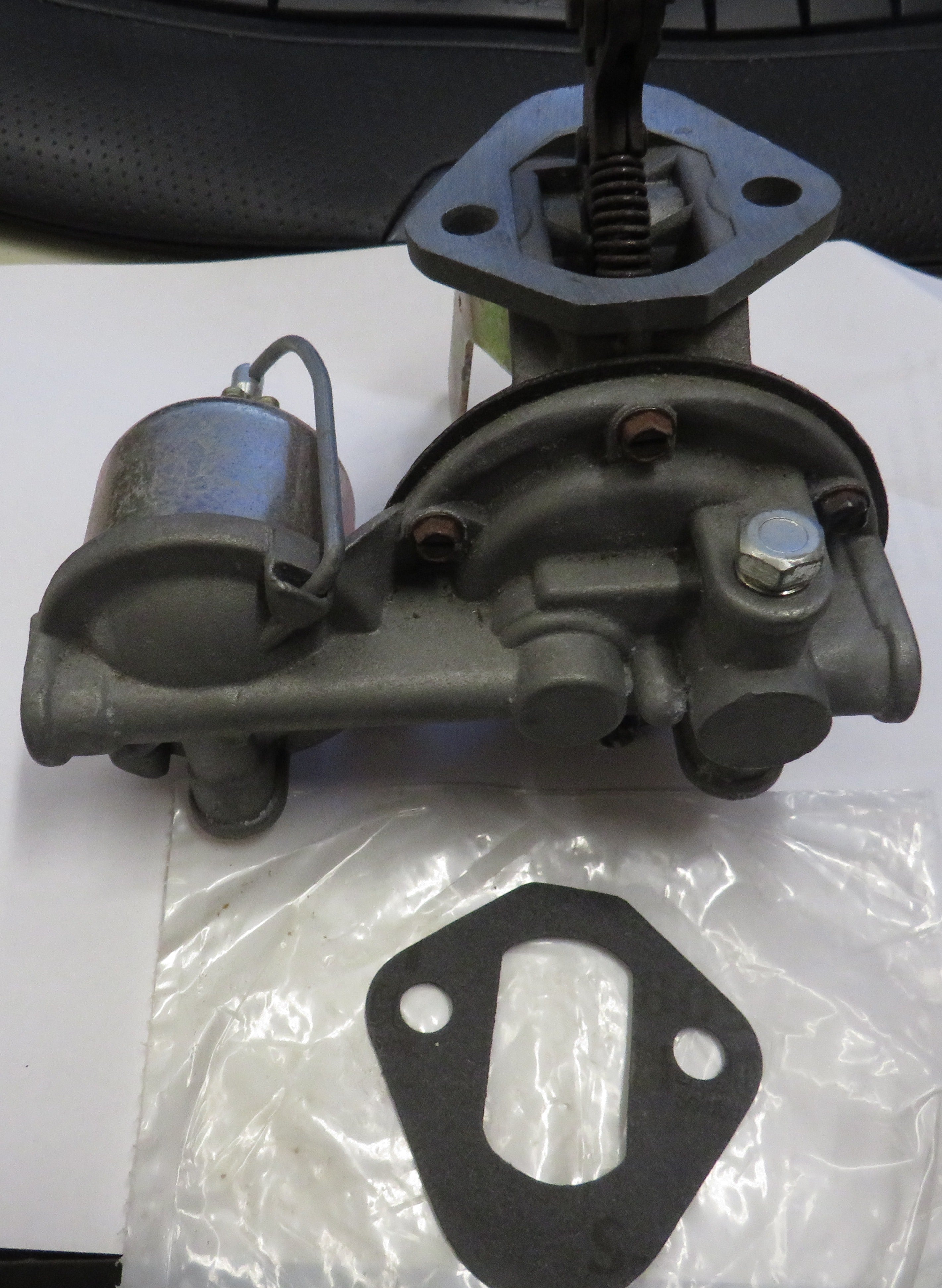 Onan 149-1703 Fuel Pump Kit Includes 149-1038 Fuel Pump, 149-0792 (1) gasket OBSOLETE 9/21/2026 THIS PART IS IN STOCK 9/21/2026