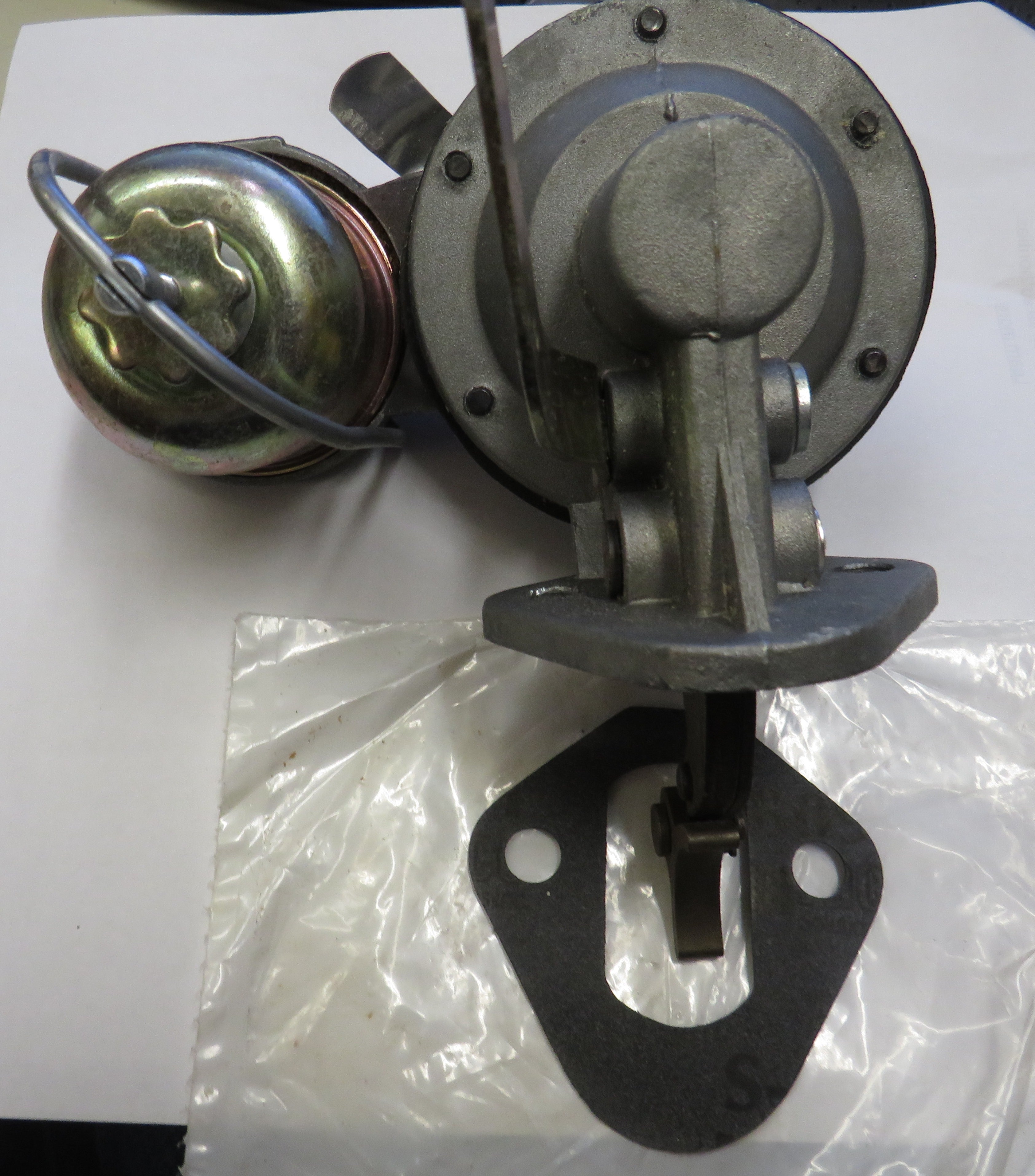 Onan 149-1703 Fuel Pump Kit Includes 149-1038 Fuel Pump, 149-0792 (1) gasket OBSOLETE 9/21/2026 THIS PART IS IN STOCK 9/21/2026