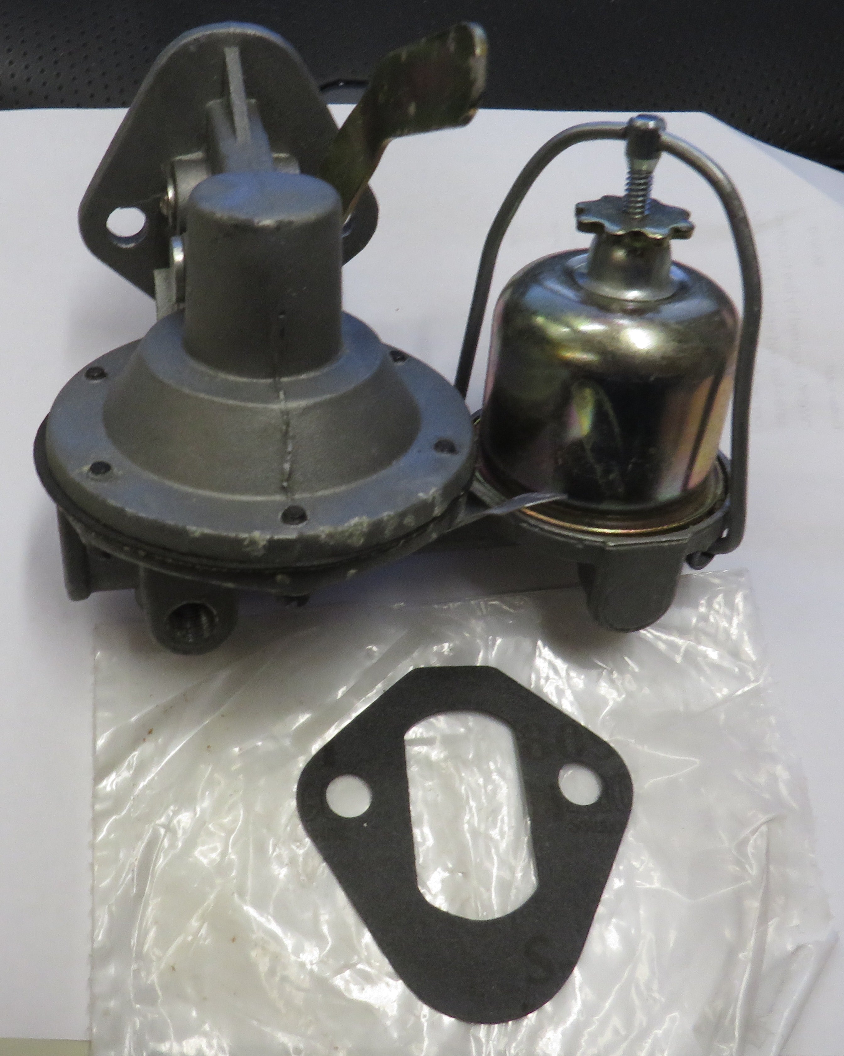 Onan 149-1703 Fuel Pump Kit Includes 149-1038 Fuel Pump, 149-0792 (1) gasket OBSOLETE 9/21/2026 THIS PART IS IN STOCK 9/21/2026
