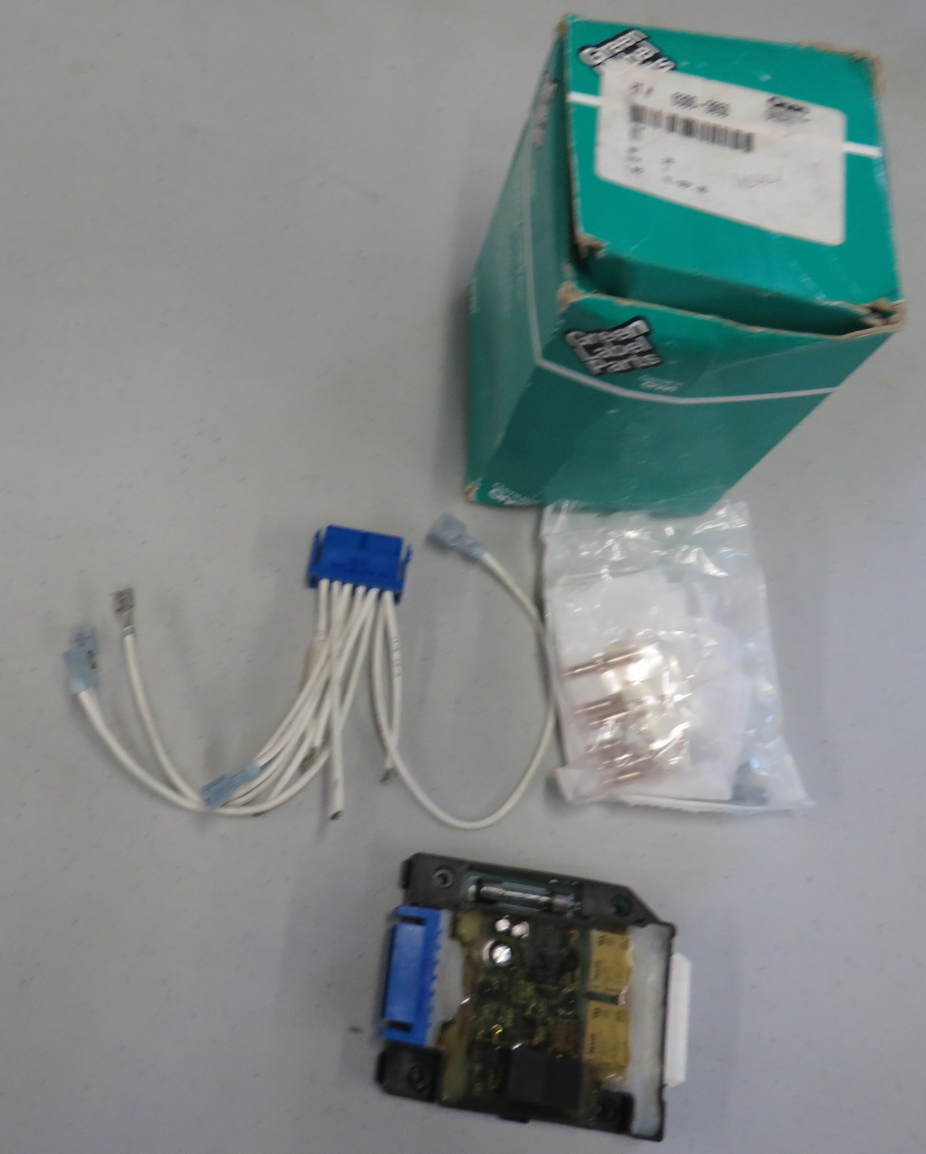 300-3950 Onan PCB Kit OBSOLETE For RV Control 4/16/2026 THIS PART IS IN STOCK as of 4/16/2026