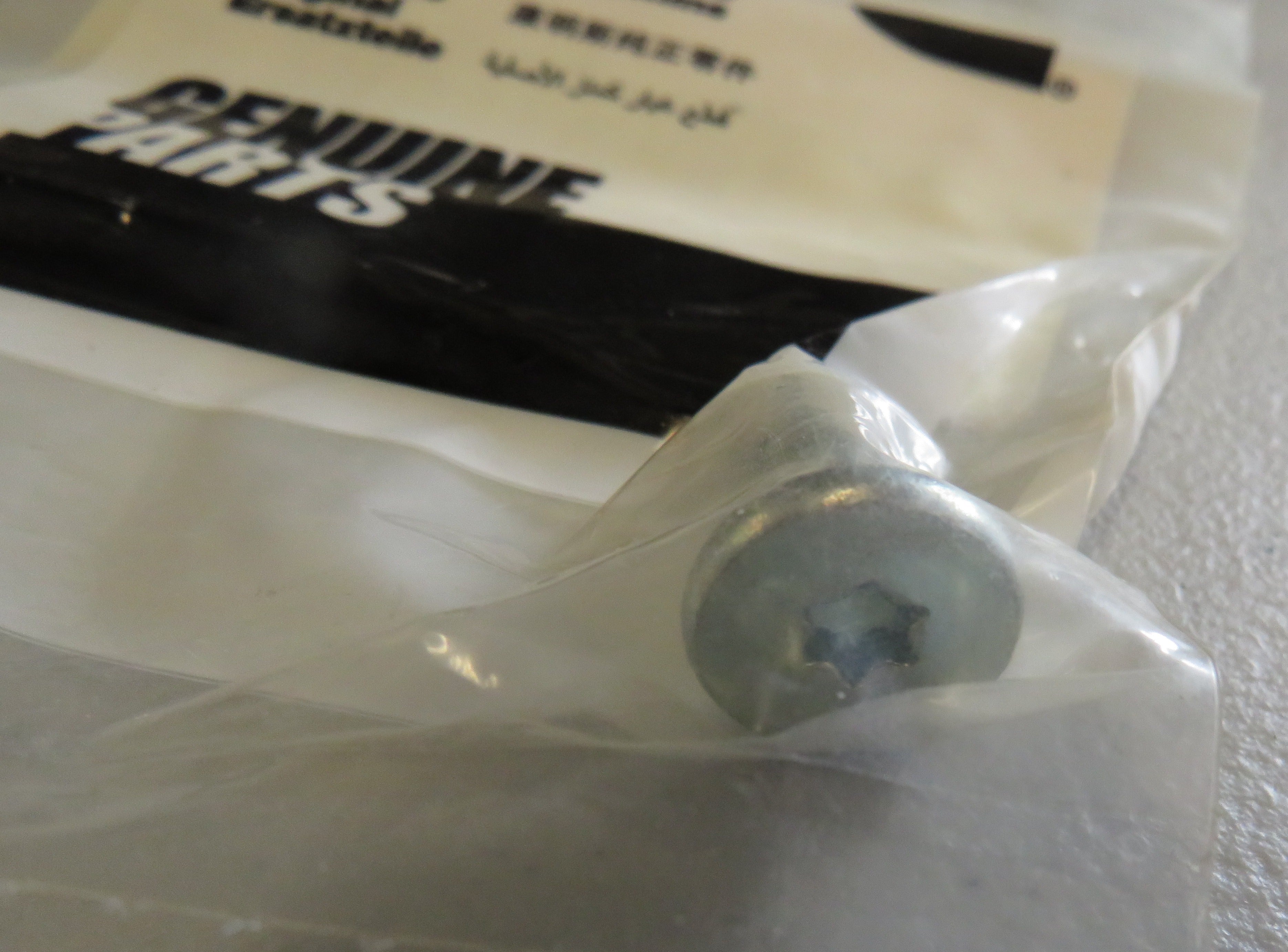 823-0015 Onan 823-0015 Torx Shoulder Screw 4/13/2026 THIS PART IS IN STOCK 4/13/2026