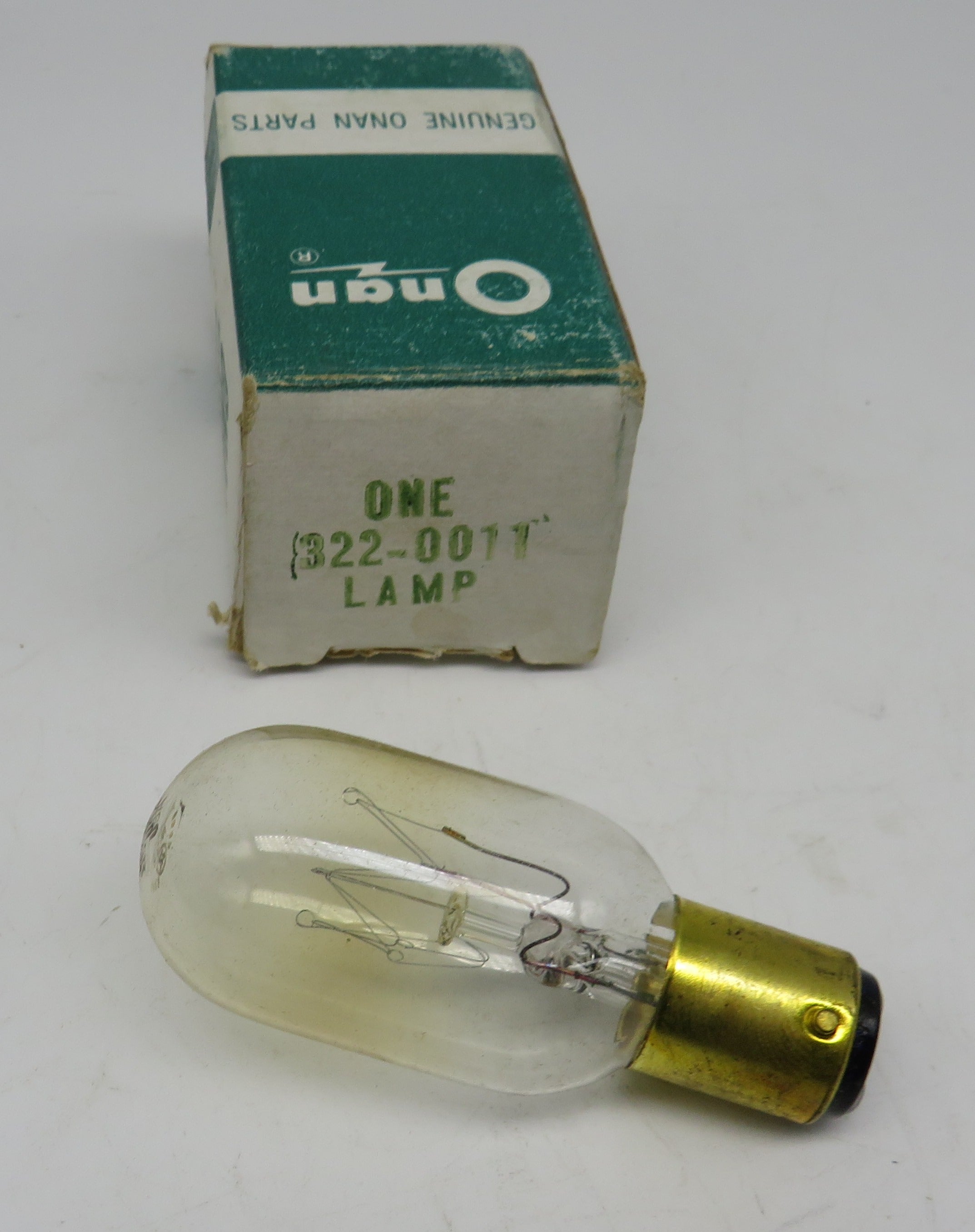322-0011 Onan Lamp / Bulb 25 Watt 125 Volt Push Button 
