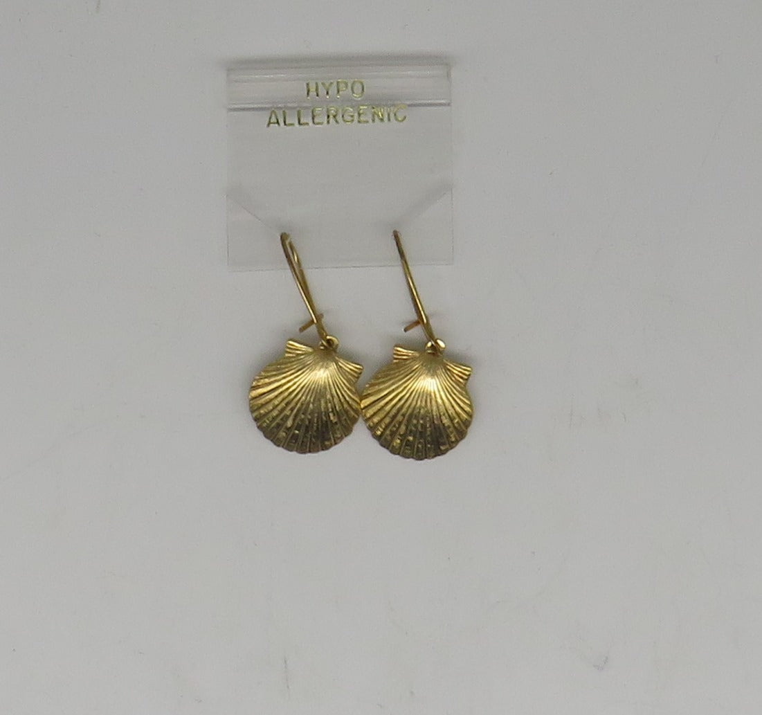 Gold Wire Seashell Earrings Petite