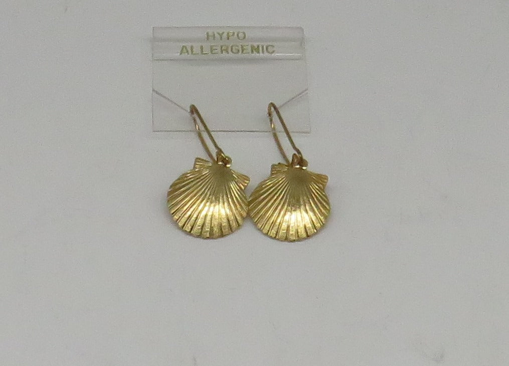 Gold Wire Seashell Earrings Petite